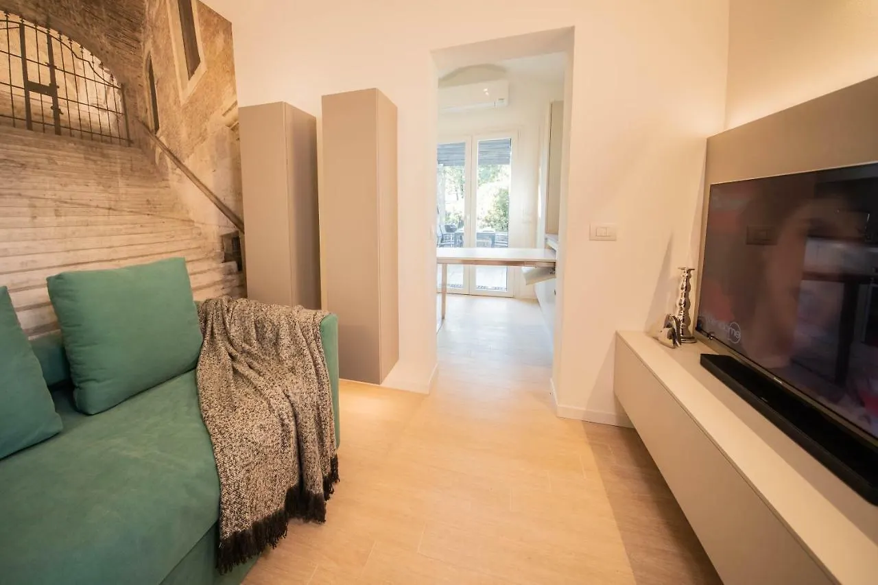 Gardenhouse Sarzana Διαμέρισμα 0*,